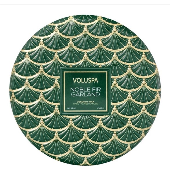 Voluspa NEW NOBLE FIR GARLAND
3 WICK TIN CANDLE - Picture 1 of 6